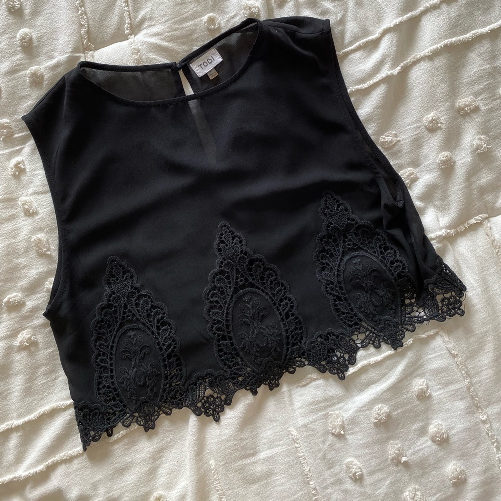 Tobi | Size: S | Tank Top Blouse | Colour: Black |